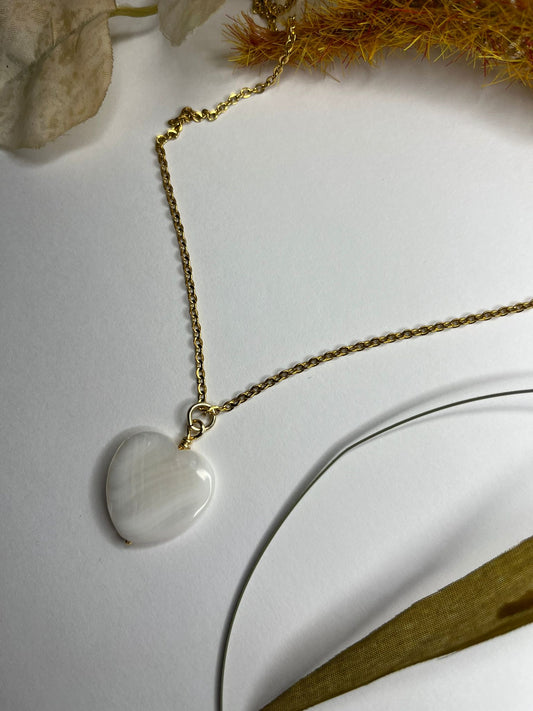 Shell stone heart chain